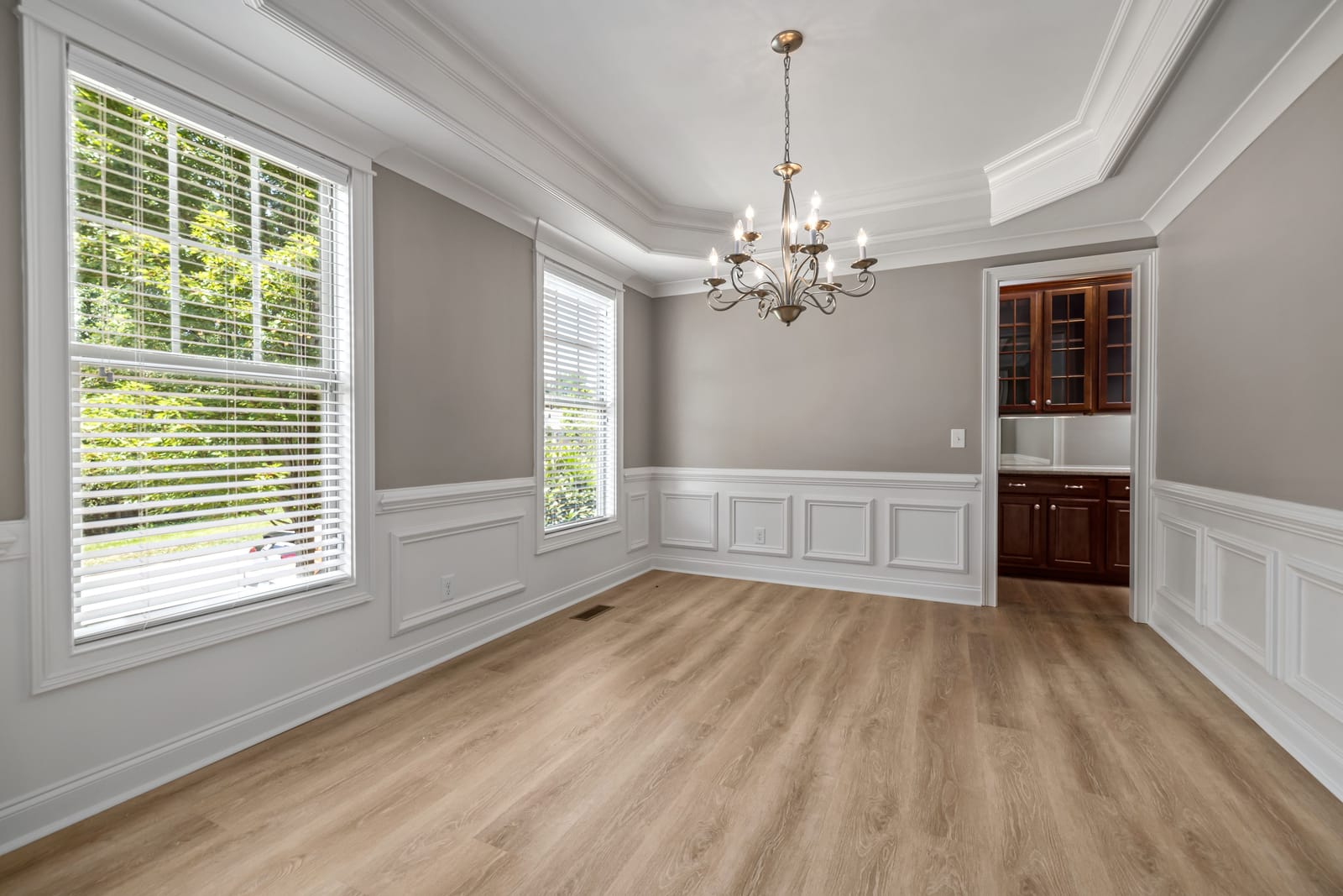 Luxury vinyl plank flooring installation serving Paradise, Nevada