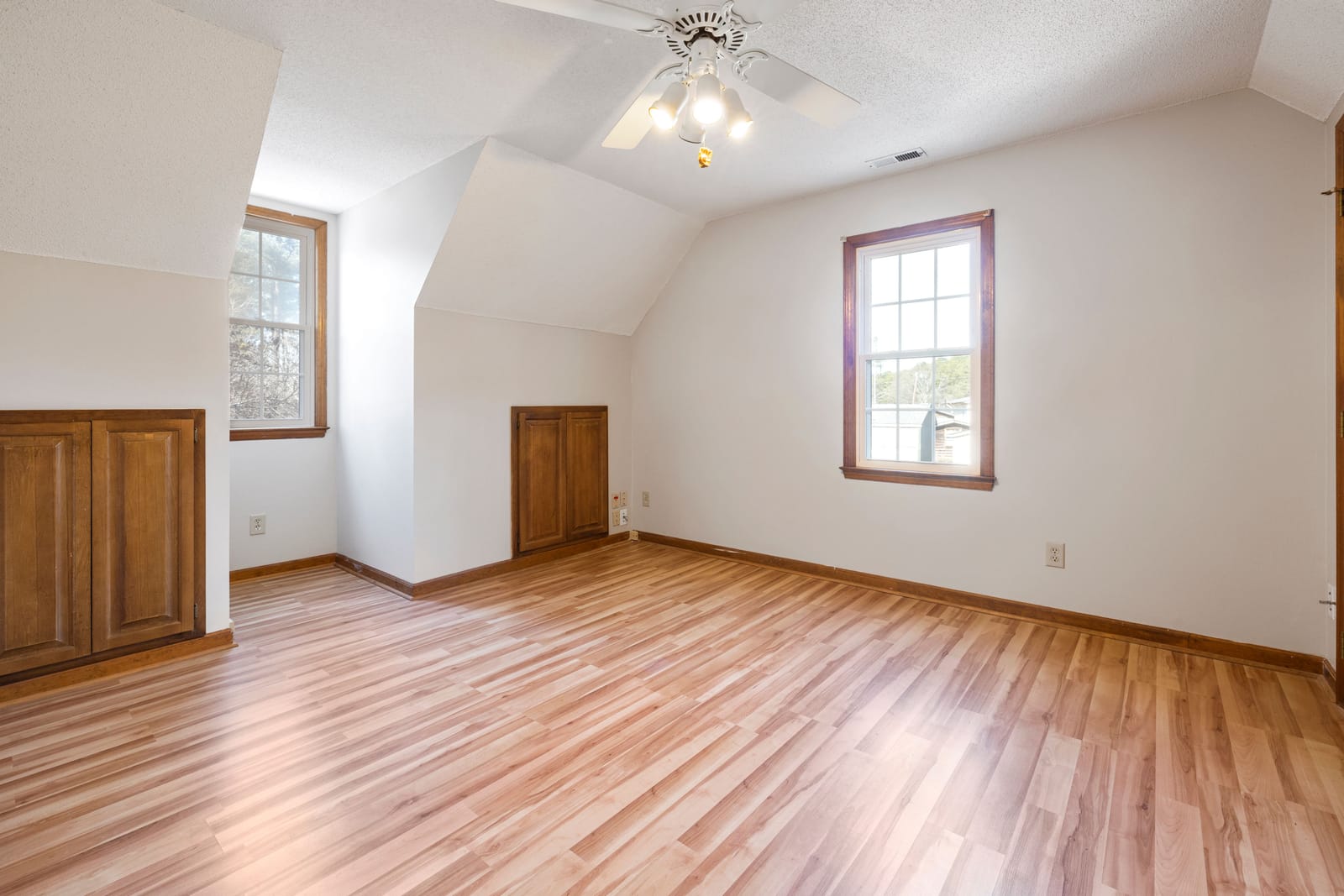 Laminate flooring project serving Sunrise Manor homes